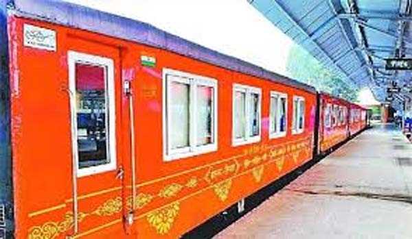 कश्मीर में पटरी पर दौड़ने को बेताब है विस्टाडोम